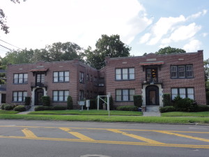 Riverside Apts